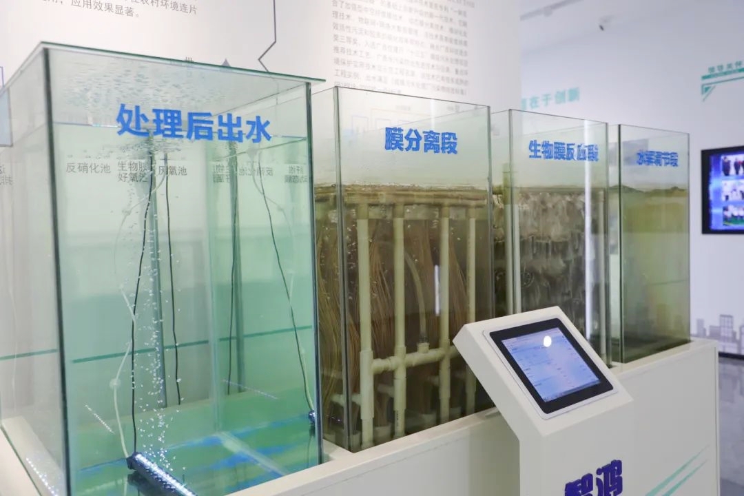 3展廳設(shè)備1.jpg